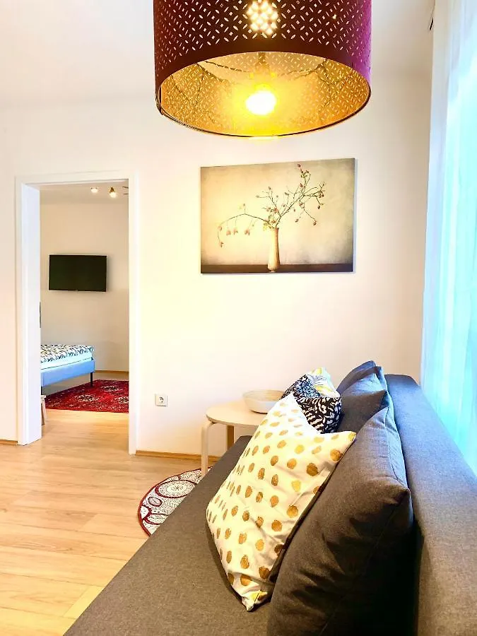Elegant City Apartment - By Nahuen Suites Graz