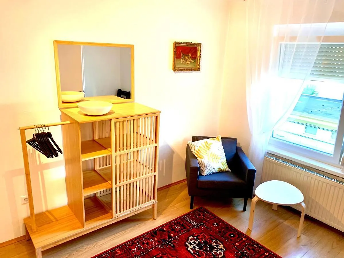 Elegant City Apartment - By Nahuen Suites Graz